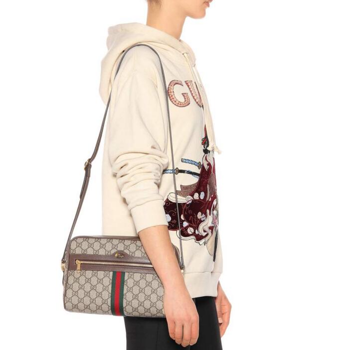 グッチ グッチ GG シュプリームスモール ショルダーバッグ 517080