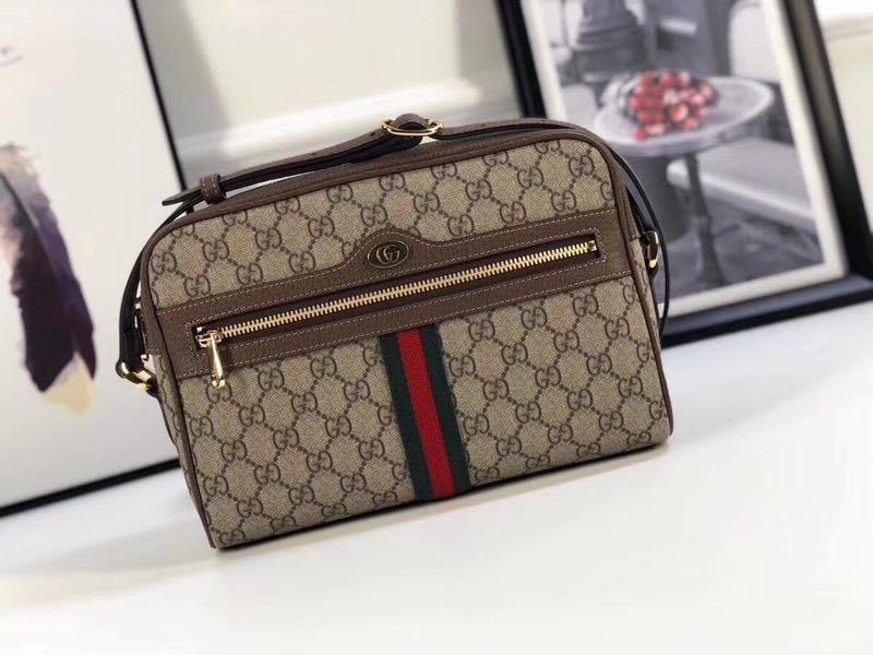 グッチ グッチ GG シュプリームスモール ショルダーバッグ 517080