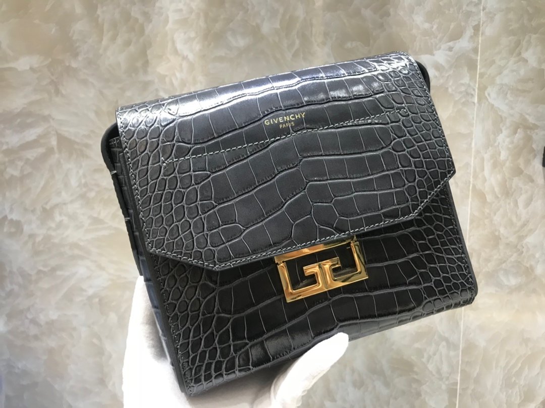 ジバンシィ ジバンシィ ショルダーバッグ 29935