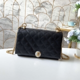 シャネル シャネル ショルダーバッグ Q213-11