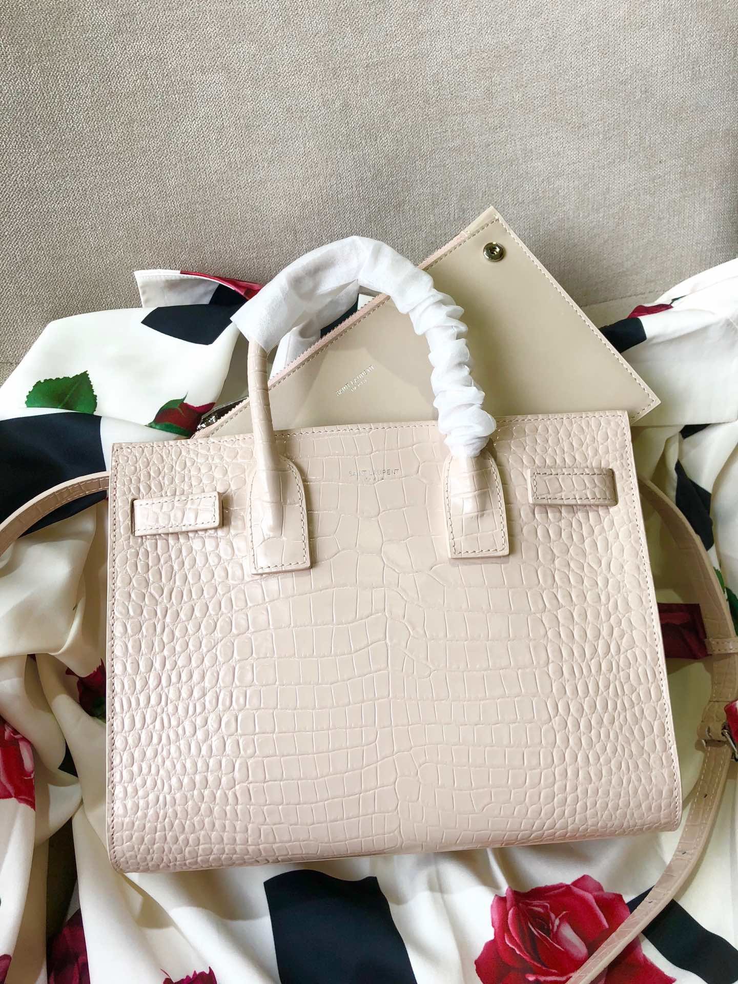 イヴ・サンローラン イヴ・サンローラン ショルダーバッグ 428163