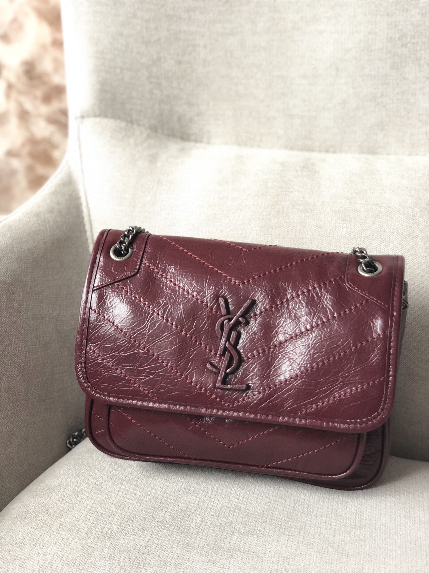 イヴ・サンローラン イヴ・サンローラン ショルダーバッグ 533037