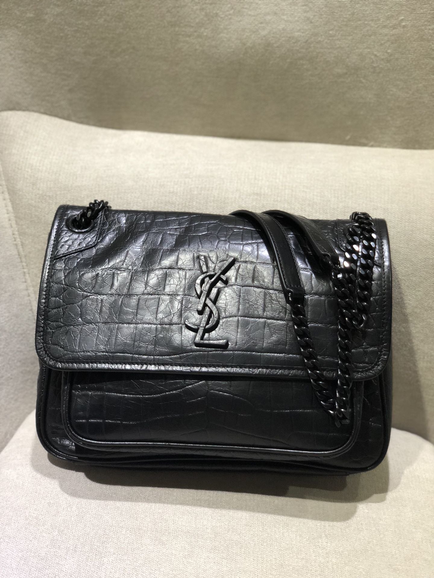 イヴ・サンローラン イヴ・サンローラン ショルダーバッグ 498894