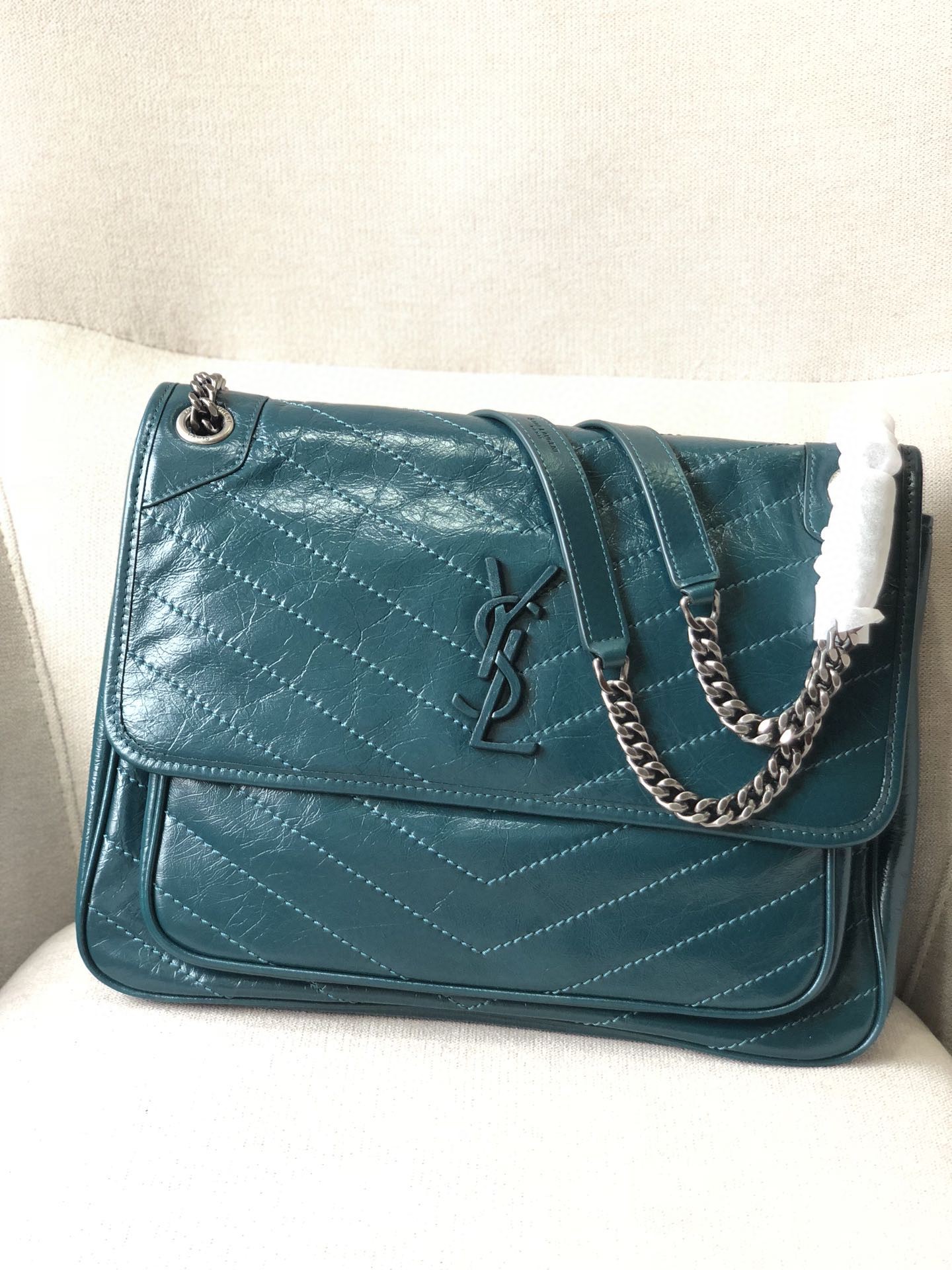 イヴ・サンローラン イヴ・サンローラン ショルダーバッグ 498830