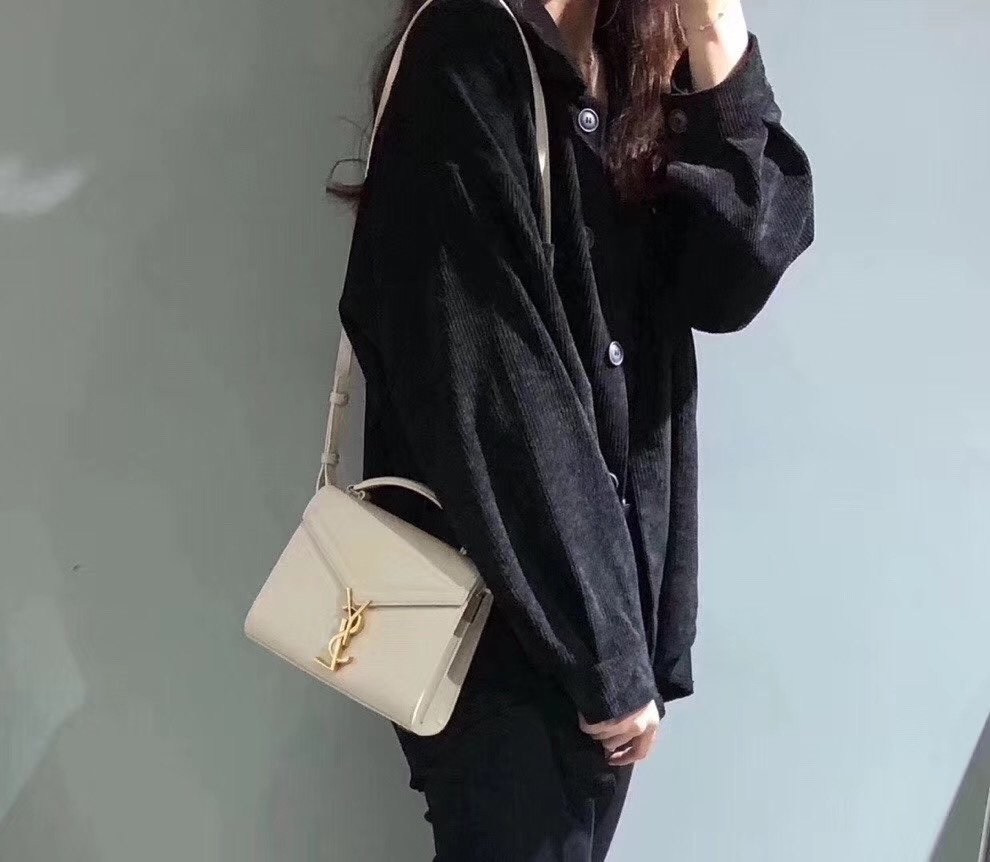 イヴ・サンローラン イヴ・サンローラン ショルダーバッグ 532750