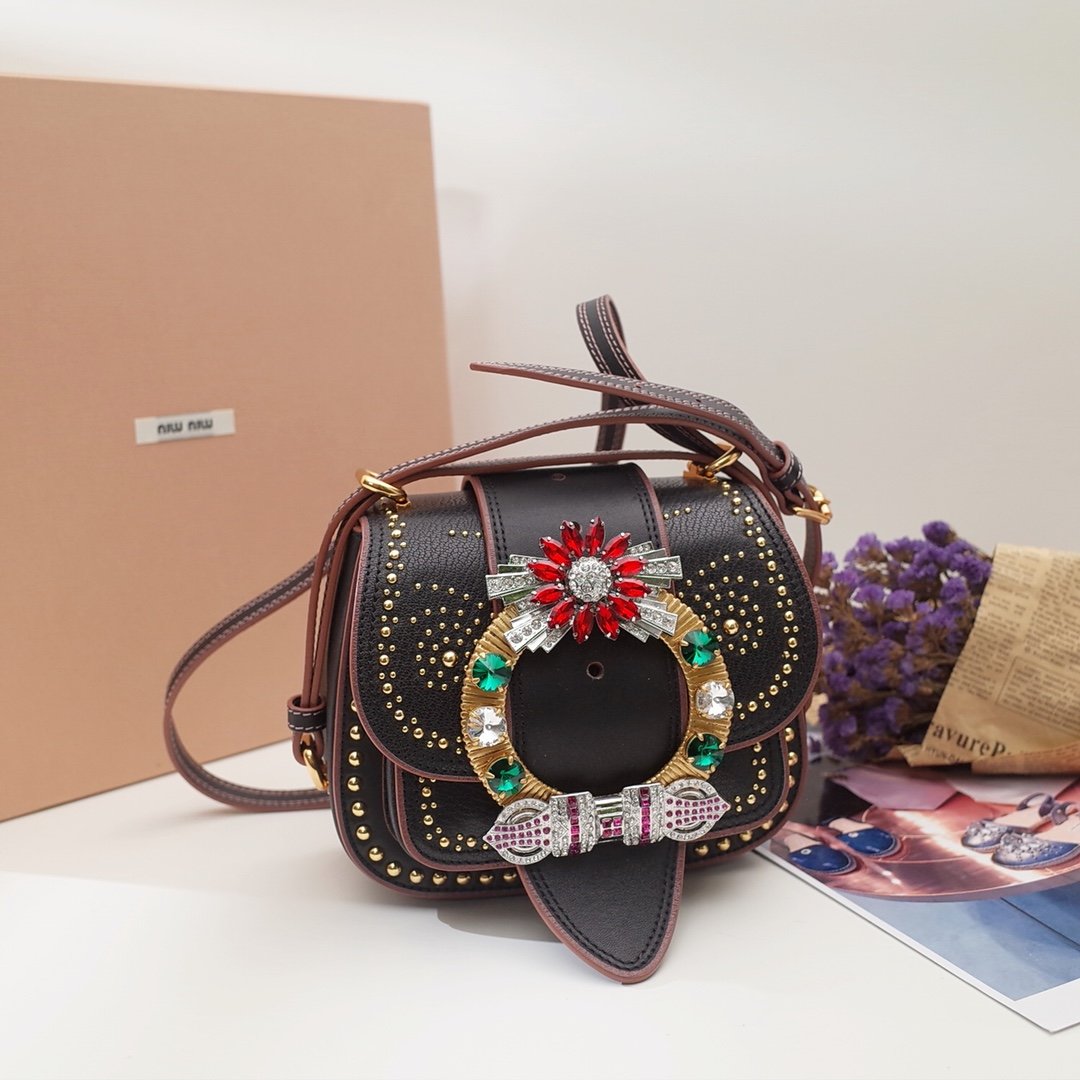 ミュウミュウ ミュウミュウ ショルダーバッグ 5BH019