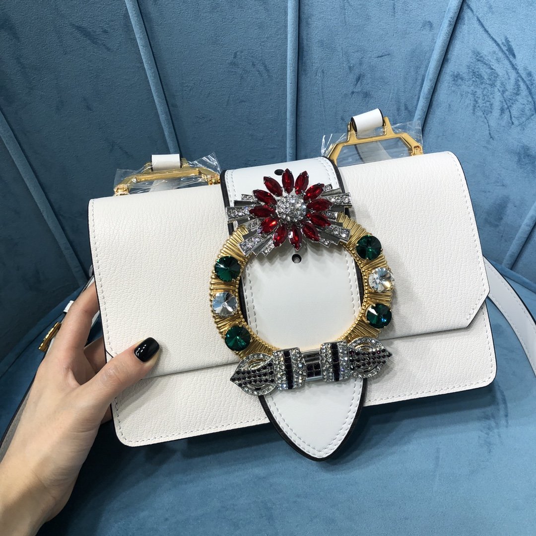 ミュウミュウ ミュウミュウ ショルダーバッグ 5BH609