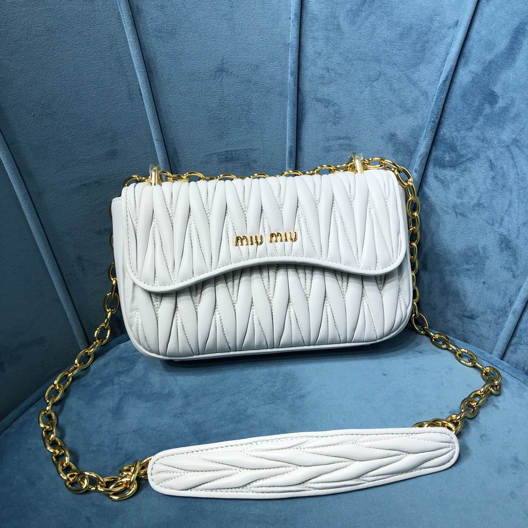 ミュウミュウ ミュウミュウ ショルダーバッグ 5BD140