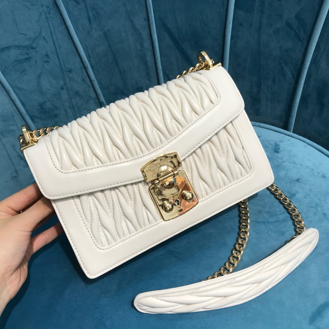 ミュウミュウ ミュウミュウ ショルダーバッグ 5BD083