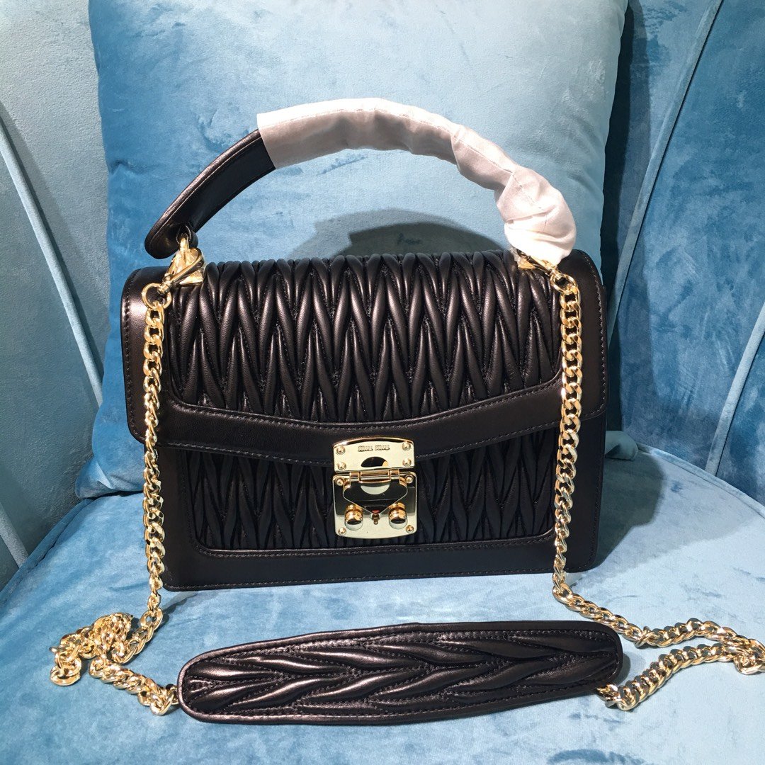 ミュウミュウ ミュウミュウ ショルダーバッグ 5BA094