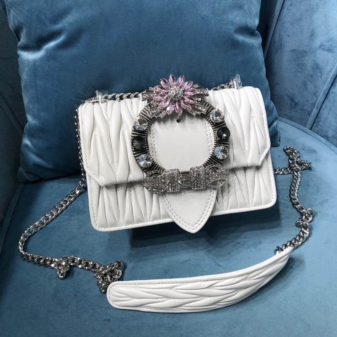 ミュウミュウ ミュウミュウ ショルダーバッグ 5BD084