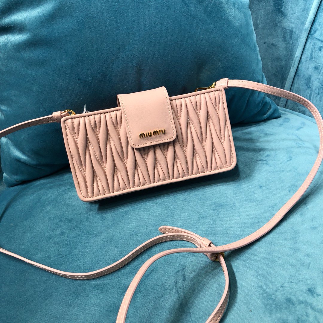 ミュウミュウ ミュウミュウ ミニバッグ 5BH042