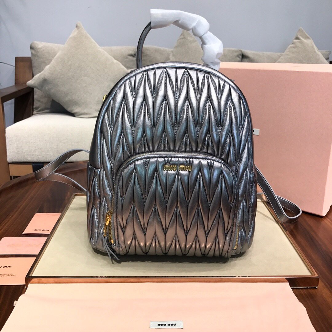 ミュウミュウ ミュウミュウ バックパック 5BZ022