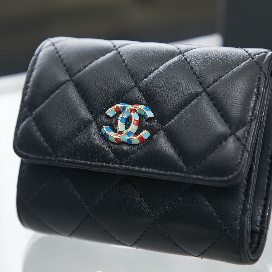 シャネル シャネル 二つ折り財布  AP0309