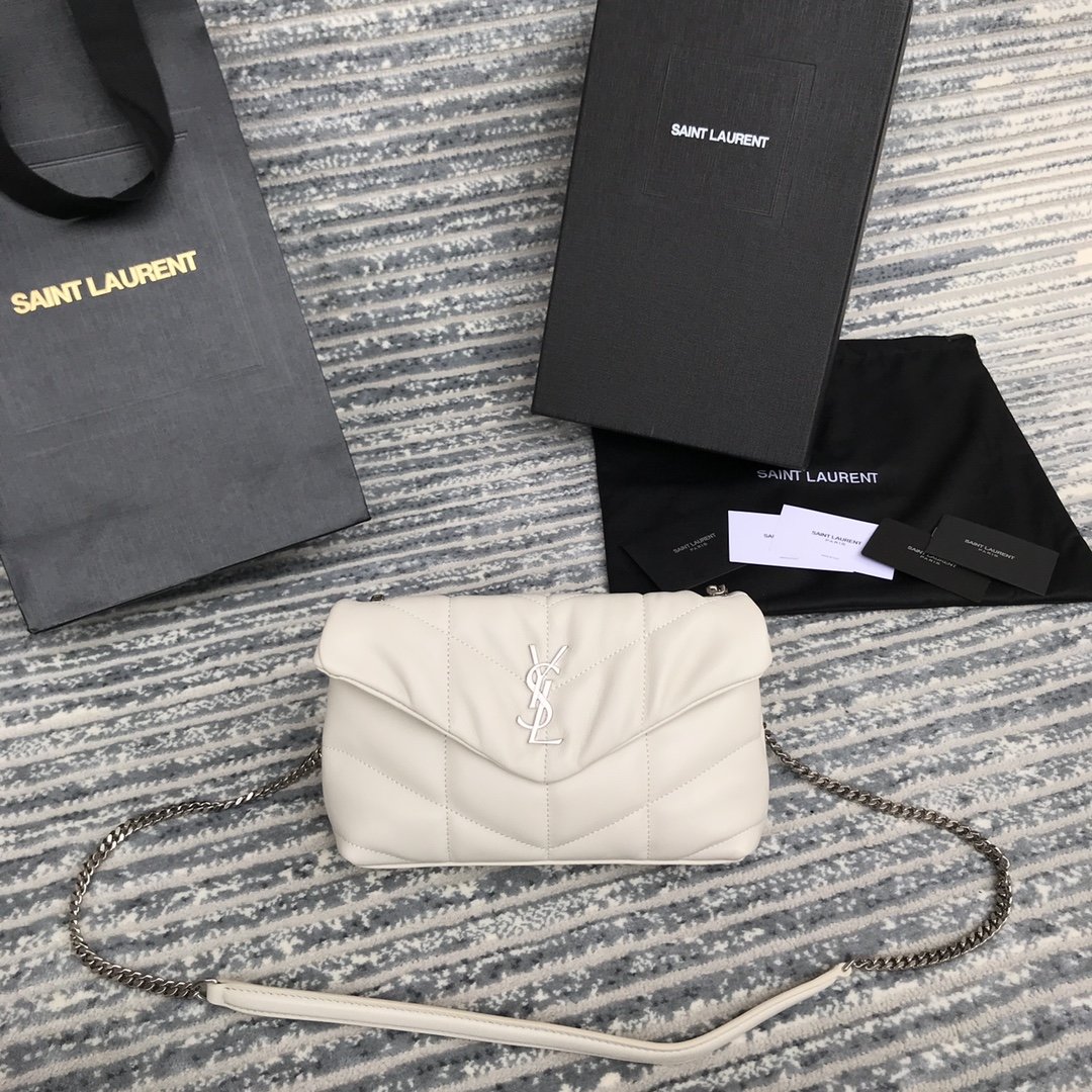 イヴ・サンローラン イヴ・サンローラン ショルダーバッグ 620333