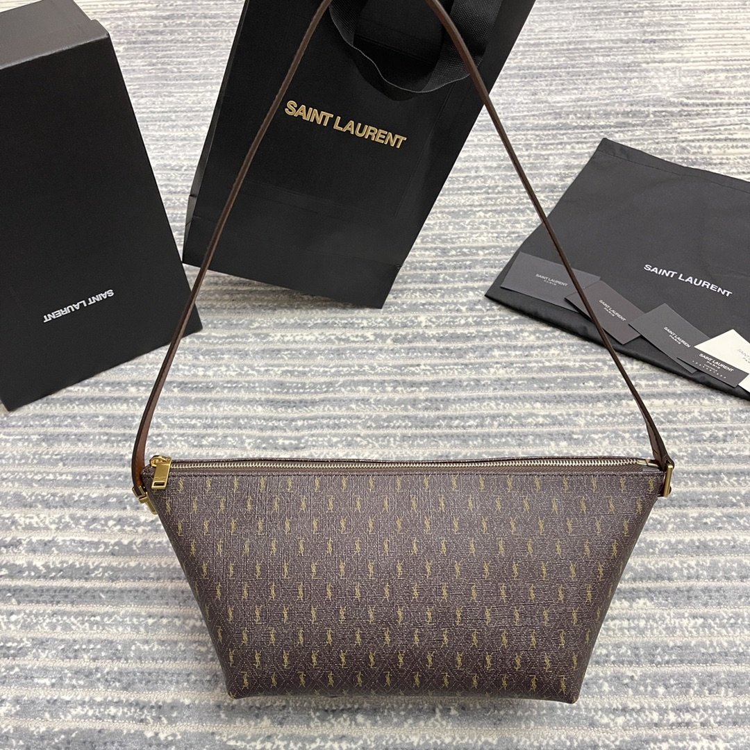 イヴ・サンローラン イヴ・サンローラン クロスバッグ 667490