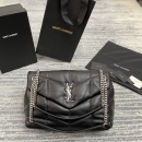 イヴ・サンローラン イヴ・サンローラン ショルダーバッグ 577475