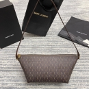 イヴ・サンローラン イヴ・サンローラン クロスバッグ 667490