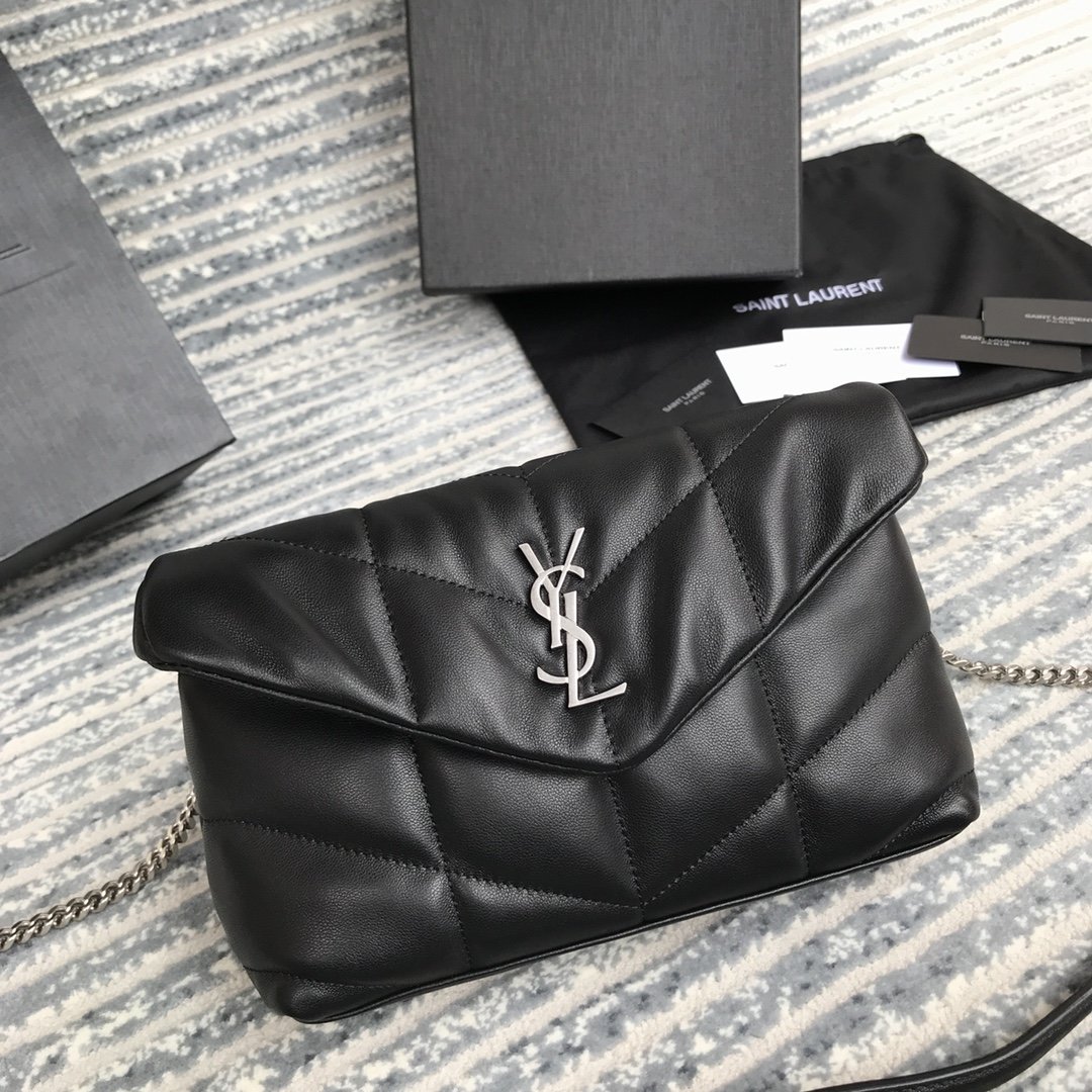 イヴ・サンローラン イヴ・サンローラン ショルダーバッグ 620333