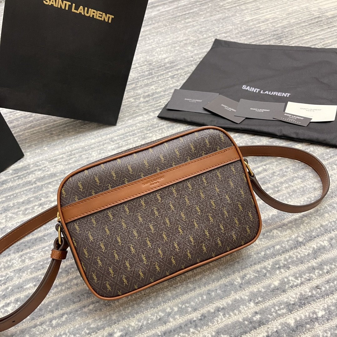 イヴ・サンローラン イヴ・サンローラン クロスバッグ 669957