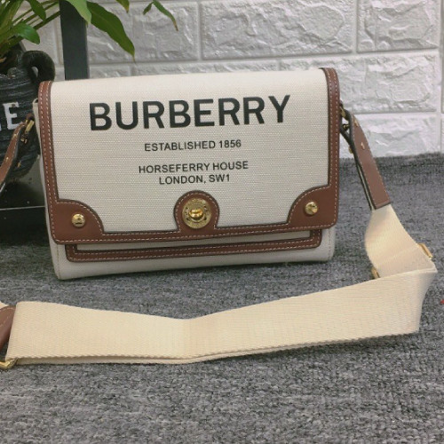 バーバリー バーバリー クロスバッグ  8039752