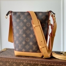 ルイ・ヴィトン ルイ・ヴィトン ショルダーバッグ M46241