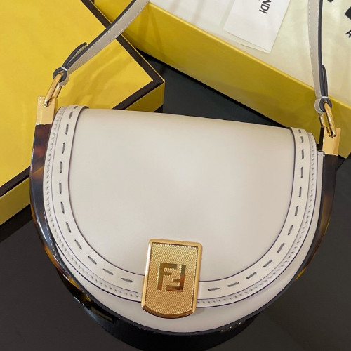  フェンディ ショルダーバッグ 80228