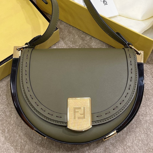  フェンディ ショルダーバッグ 80228