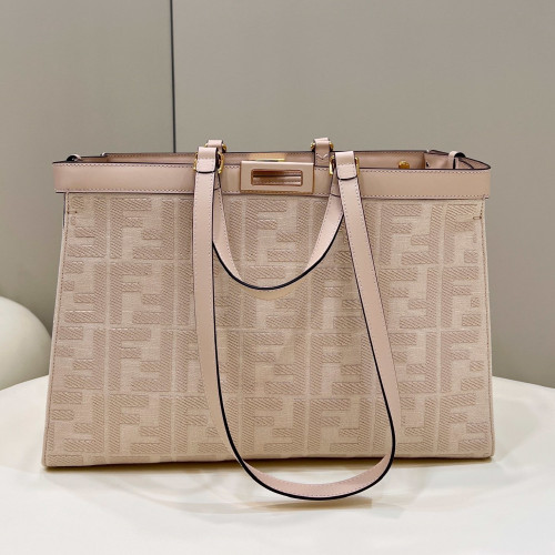  フェンディ ショルダーバッグ 8374