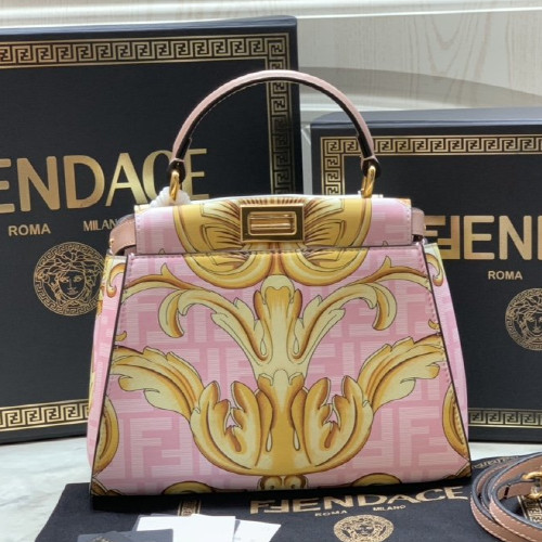  フェンディ ショルダーバッグ 854310