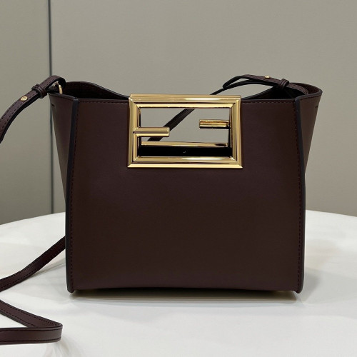  フェンディ ミニバッグ 8021s