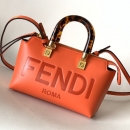  フェンディ クロスバッグ 8067