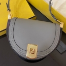  フェンディ ショルダーバッグ 80228