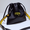  フェンディ クロスバッグ 8337