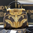  フェンディ ショルダーバッグ 854310