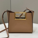  フェンディ ミニバッグ 8021s