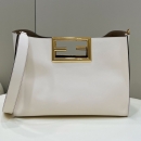  フェンディ ショルダーバッグ 8022L