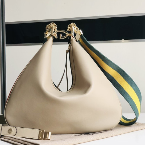 グッチ グッチ ショルダーバッグ 702823