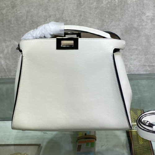  フェンディ ピーカブーバッグ 5019