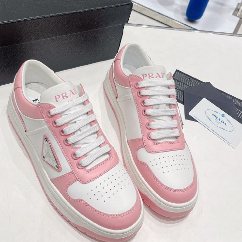  プラダ 女性用 スニーカー 121580