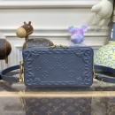 ルイ・ヴィトン ルイ・ヴィトン ウェアラブル・ウォレット M82035