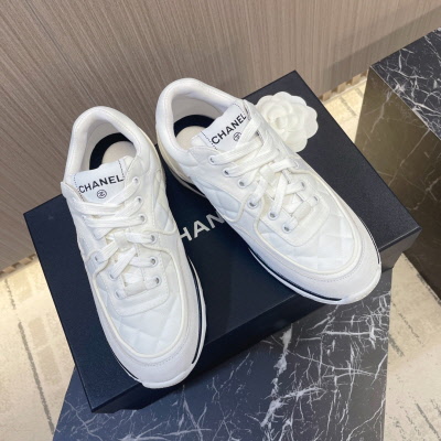  シャネル 女性用 スニーカー 121617