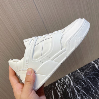  セリーヌ 女性用 スニーカー 121632