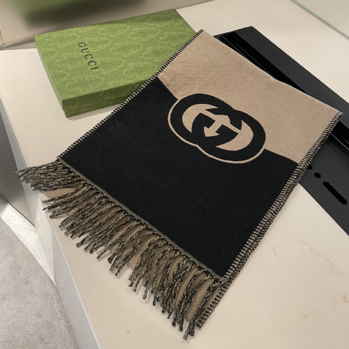  グッチ 女性用 スカーフ 32945