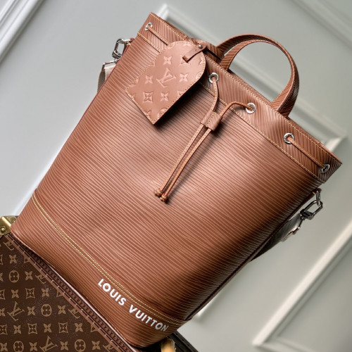 ルイ・ヴィトン ルイヴィトン エピ マキシノエ スリング M23117