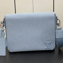 ルイ・ヴィトン ルイ・ヴィトン テイクオフ・メッセンジャーバッグ M22505