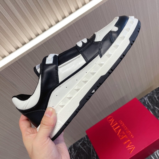  ヴァレンティノ ユニセックス スニーカー 218352