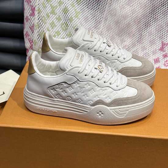  ルイ・ヴィトン 女性 スニーカー 122112