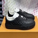  ルイ・ヴィトン 女性 スニーカー 122106