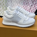  ルイ・ヴィトン 男性用 スニーカー 742049